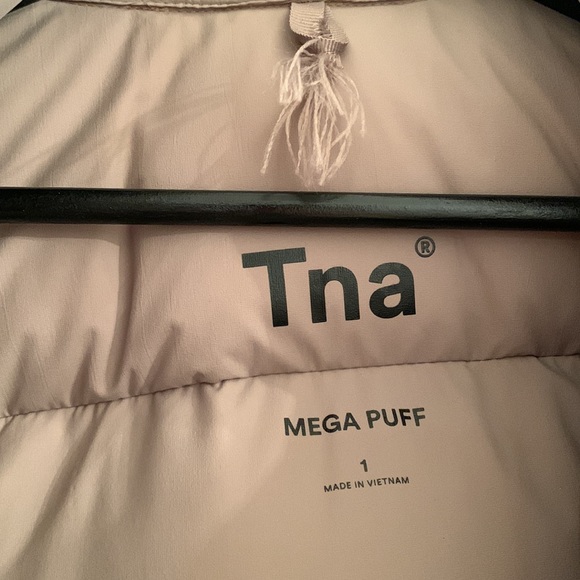 Aritzia Mega Puff Mid in Modern Taupe Size 1 - Picture 7 of 9